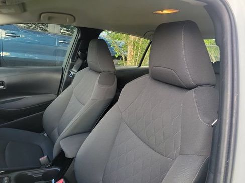 Used 2020 Toyota Corolla LE FWD image 4