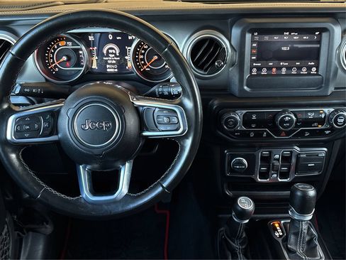 Used 2020 Jeep Wrangler Unlimited Sahara AWD/4WD image 16