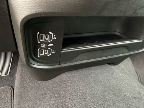 Used 2024 RAM 2500 Big Horn w/ Bed Utility Group image 36