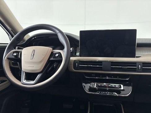 Used 2026 Lincoln Corsair Premiere image 21