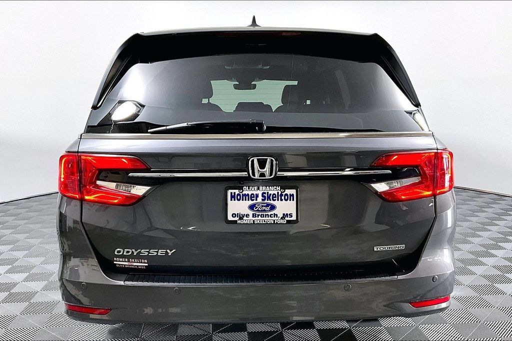 Used 2024 Honda Odyssey Touring image 4