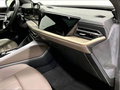 Used 2025 Audi Q5 Premium w/ Convenience Package image 15