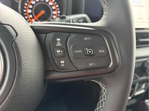 Used 2025 Jeep Wrangler Unlimited Sport AWD/4WD image 26