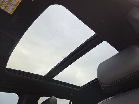 Used 2025 Ford Expedition Tremor image 9