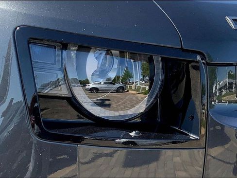 Used 2021 Land Rover Defender 110 X-Dynamic HSE AWD/4WD image 29