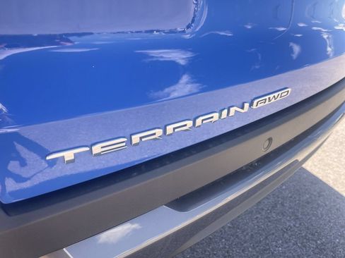 Used 2025 GMC Terrain Elevation AWD/4WD image 4