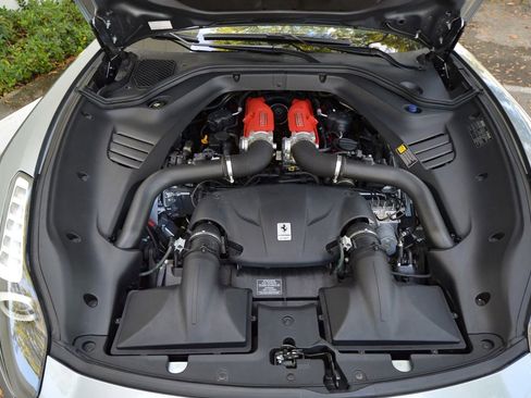 Used 2015 Ferrari California T RWD image 68