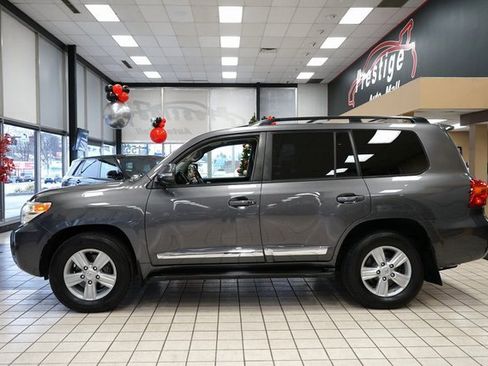 Used 2013 Toyota Land Cruiser image 5