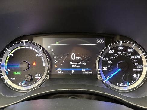 Used 2023 Toyota Highlander LE image 18