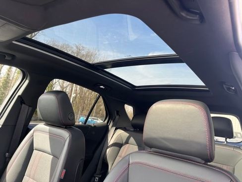 Used 2024 Chevrolet Equinox RS image 31