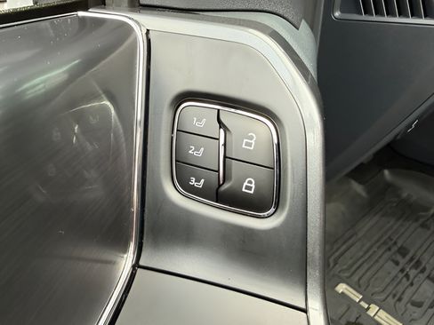 Used 2023 Ford F150 Lariat AWD/4WD image 29