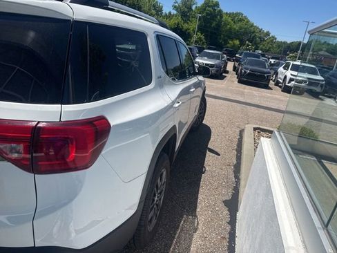 Used 2019 GMC Acadia SLT FWD image 3