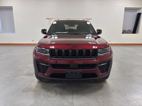 New 2026 Jeep Grand Cherokee Altitude AWD/4WD image 3