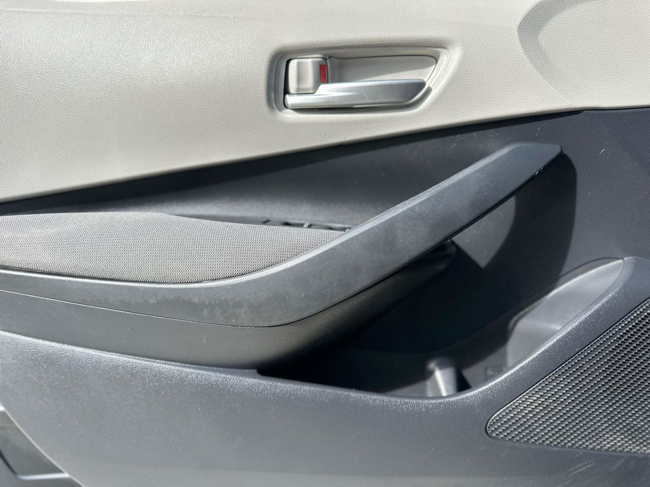 Used 2020 Toyota Corolla LE FWD image 13