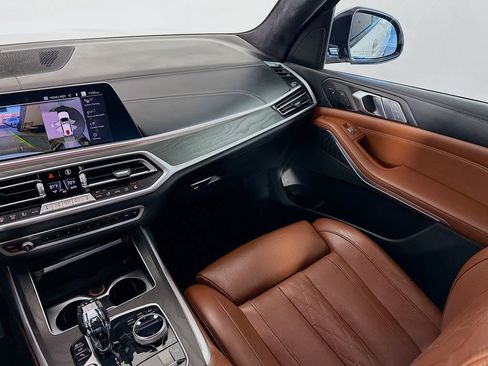 Used 2022 BMW X7 xDrive40i w/ M Sport Package image 24