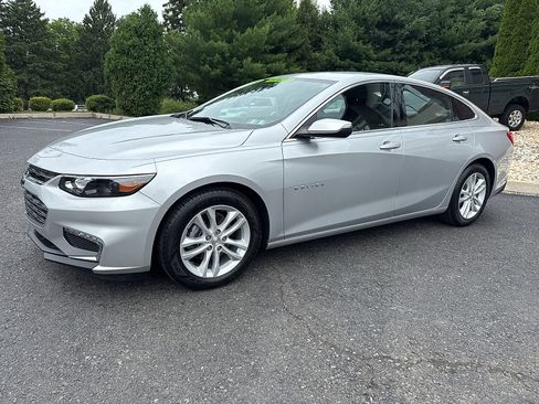 Used 2018 Chevrolet Malibu LT FWD image 12