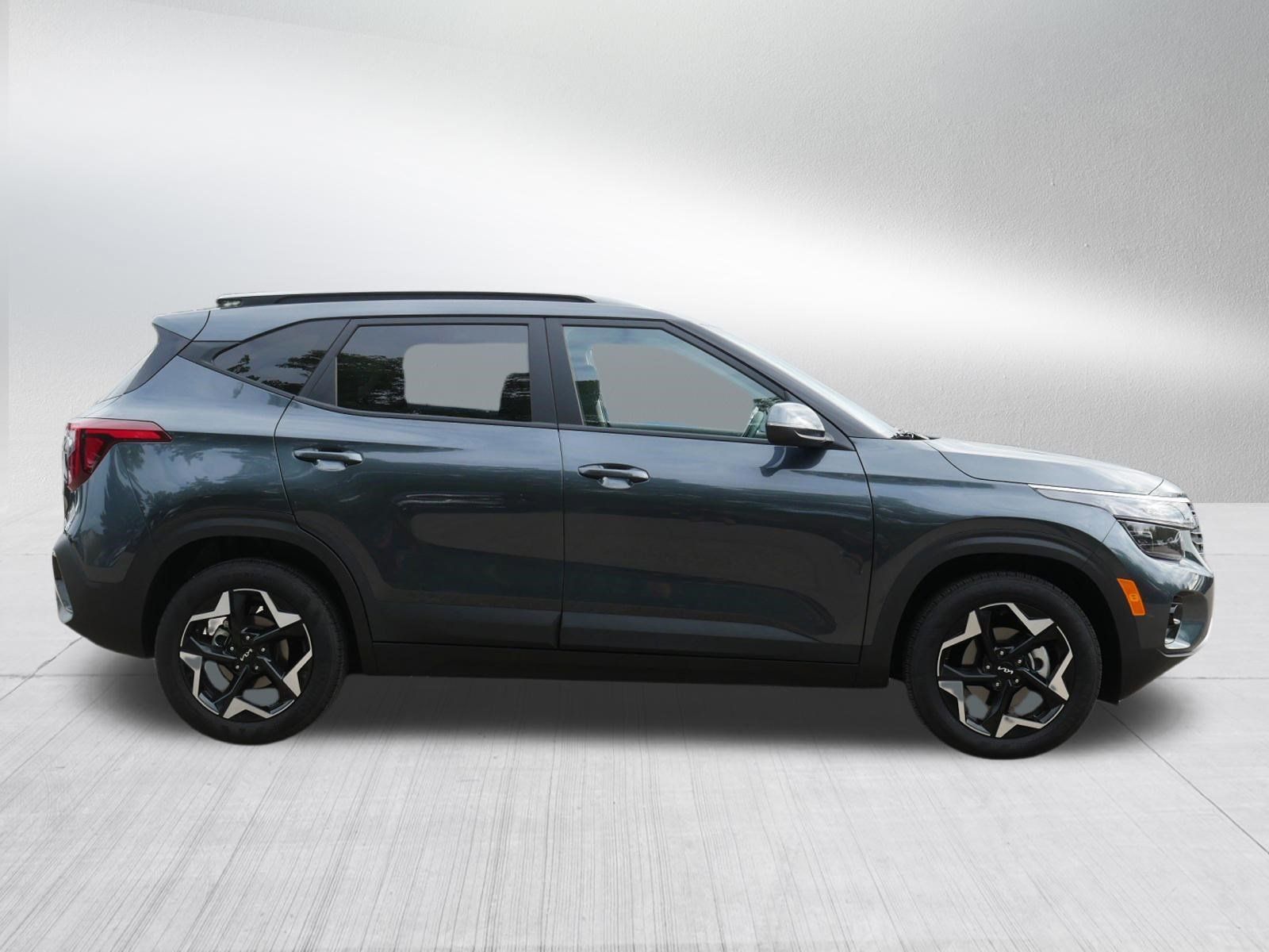 Certified 2025 Kia Seltos S FWD image 8