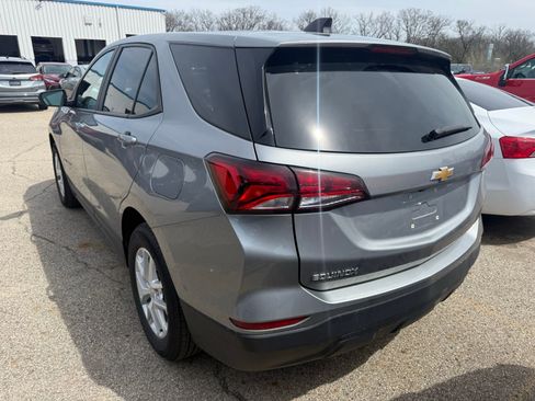 Used 2023 Chevrolet Equinox LS w/ LS Convenience Package image 4