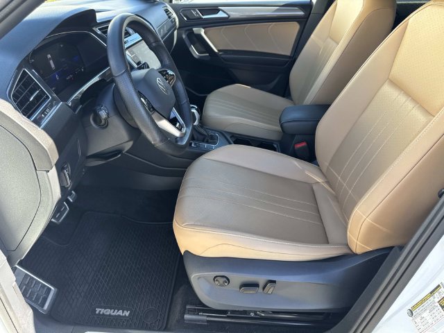 Certified 2024 Volkswagen Tiguan SE R-Line FWD image 23