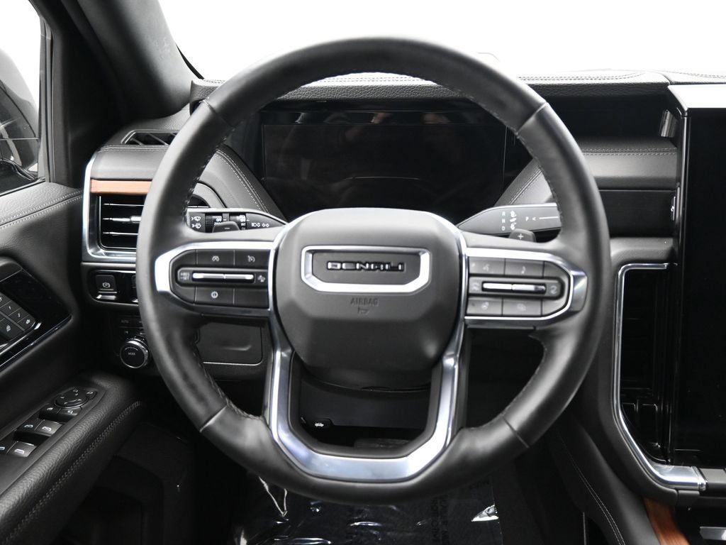 Used 2025 GMC Yukon Denali AWD/4WD image 12