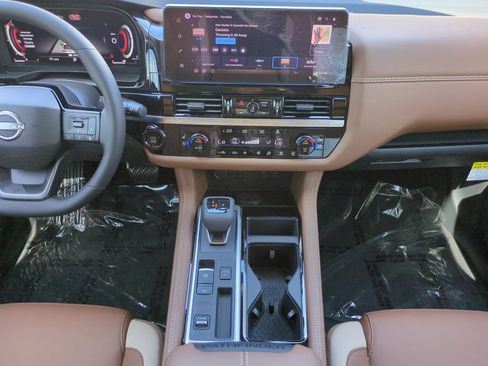 New 2026 Nissan Pathfinder Platinum w/ Accent Package FWD image 15