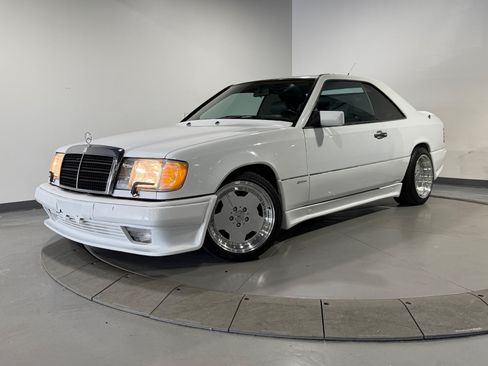 Used 1990 Mercedes-Benz 300 CE Coupe image 1