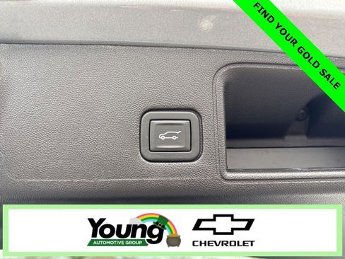 Certified 2024 GMC Terrain SLT image 13