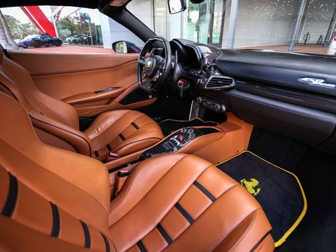 Used 2013 Ferrari 458 Spider image 43