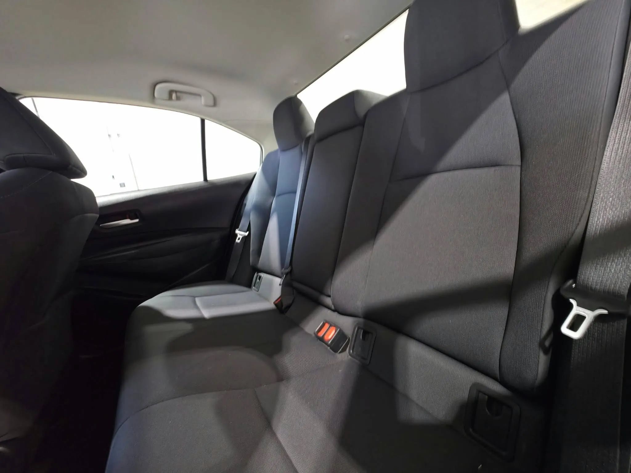 Used 2021 Toyota Corolla LE w/ Carpet Mat Package (TMS) FWD image 11