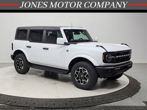 New 2026 Ford Bronco Outer Banks AWD/4WD image 1