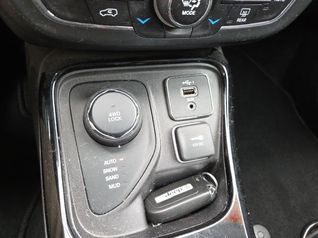 Used 2019 Jeep Compass Limited AWD/4WD image 17