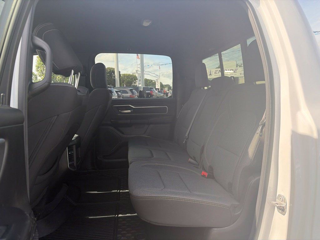 Used 2022 RAM 1500 Big Horn AWD/4WD image 14
