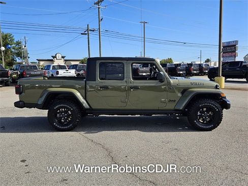 New 2025 Jeep Gladiator Sport image 13