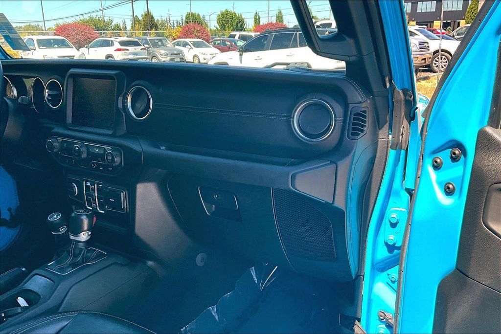 Used 2021 Jeep Wrangler Unlimited Sahara AWD/4WD image 19