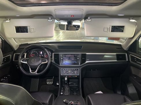 Used 2021 Volkswagen Atlas SE w/ Panoramic Sunroof Package FWD image 6