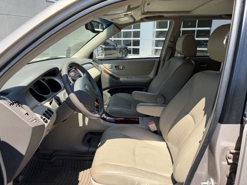 Used 2004 Toyota Highlander 4WD V6 image 5