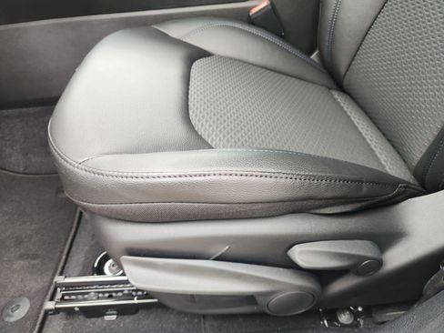 New 2026 Jeep Compass Latitude image 19