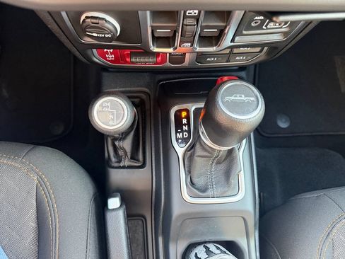 Used 2026 Jeep Gladiator Mojave AWD/4WD image 28