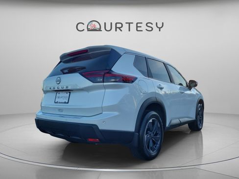 New 2025 Nissan Rogue SV image 5