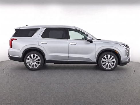 Used 2025 Hyundai Palisade SEL FWD image 2