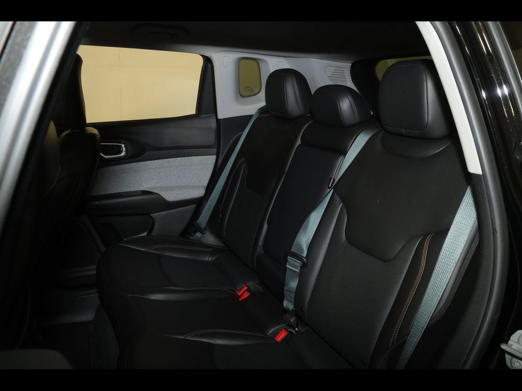 Used 2022 Jeep Compass Latitude AWD/4WD image 28