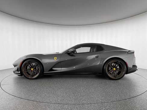 Used 2021 Ferrari 812 GTS image 2