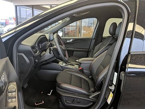 Used 2025 Ford Escape ST-Line w/ Cold Weather Package image 12