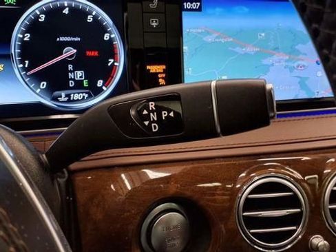 Used 2017 Mercedes-Benz S 550 Sedan image 34