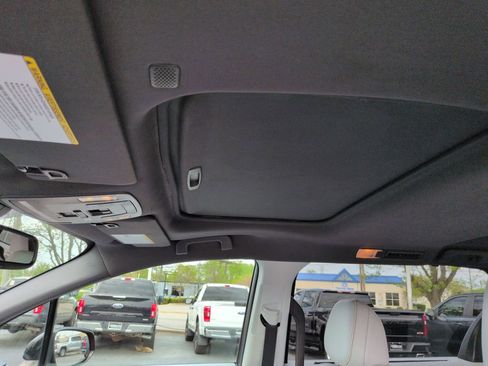 Used 2021 Toyota Sienna XSE AWD/4WD image 21