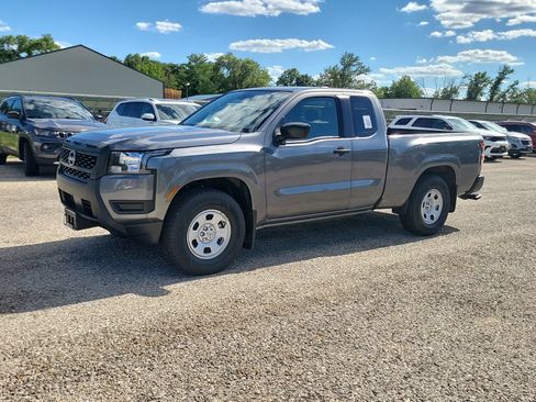 Used 2025 Nissan Frontier S RWD image 6