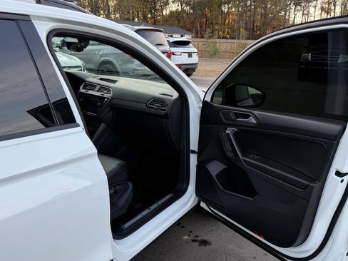 Used 2021 Volkswagen Tiguan SE R-Line image 16