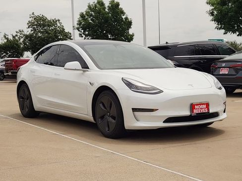 Used 2020 Tesla Model 3 Standard Range Plus RWD image 2