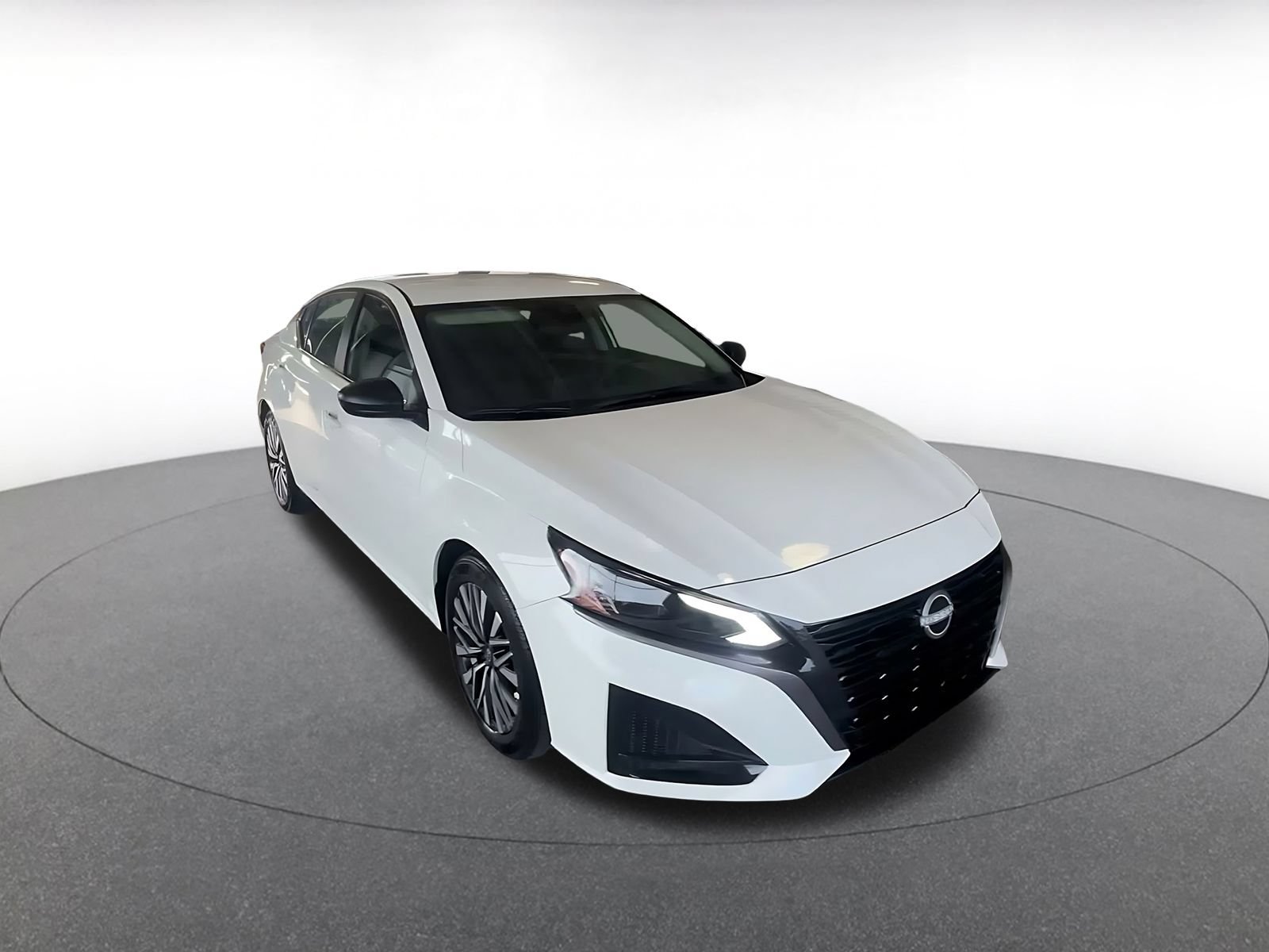 Used 2026 Nissan Altima 2.5 SV FWD image 3