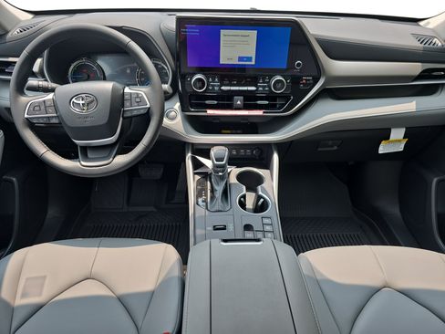 New 2026 Toyota Highlander XLE AWD/4WD image 9